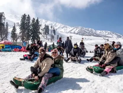 Enjoy Family Vacation in Kashmir and Ladakh